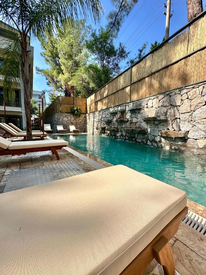 Esmahan Forest And Pool By Zehra Suites 말마리스 외부 사진