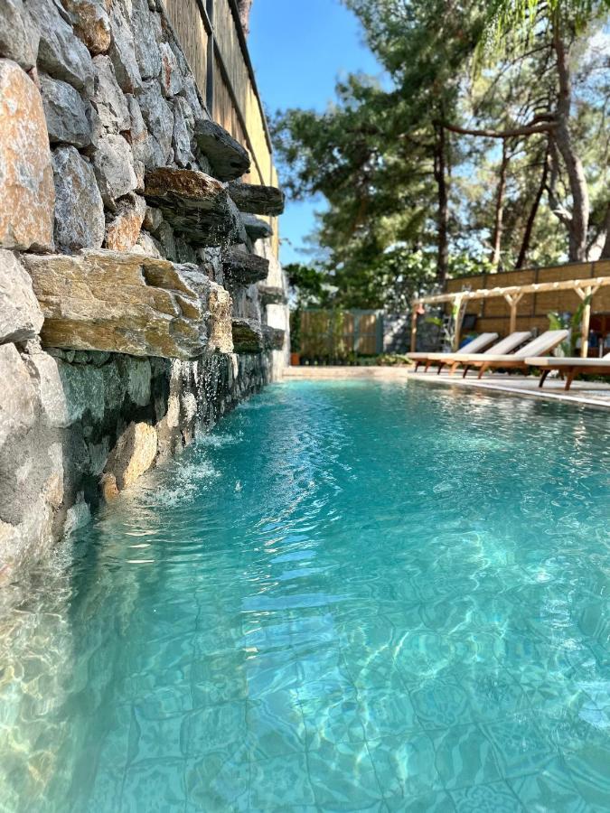 Esmahan Forest And Pool By Zehra Suites 말마리스 외부 사진